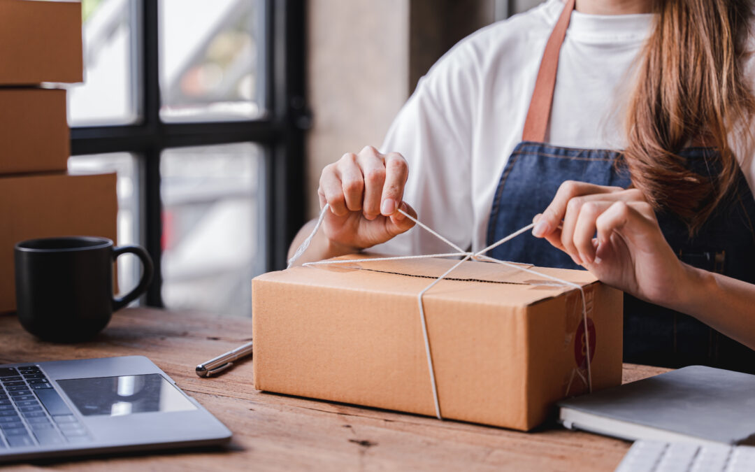 Najczęstsze błędy przy pakowaniu paczek w e-commerce